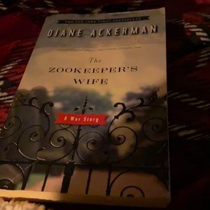 🍀5 for $25🍀 The Zoo Keepers Wife in Paperback